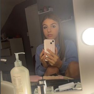 Meet your Posher, Isabella